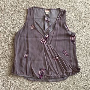 💜 Mossimo V Neck Floral Blouse